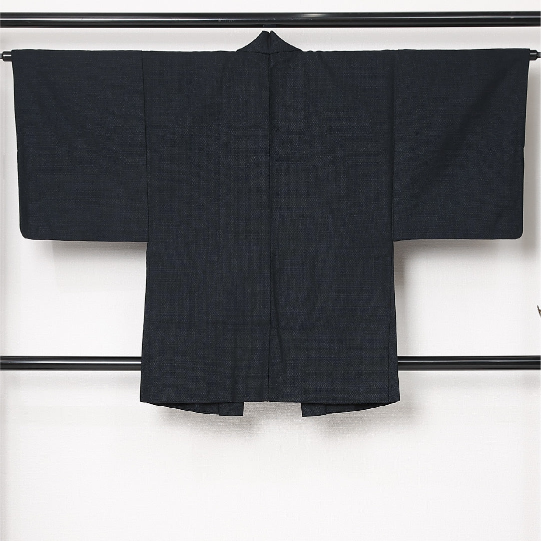 羽織 男性用 (本塩沢) 袷 身丈88cm 裄丈32cm 正絹 Aランク カジュアル XSサイズ 茶屋辻 亀甲絣 紺系 M4 1235-13041