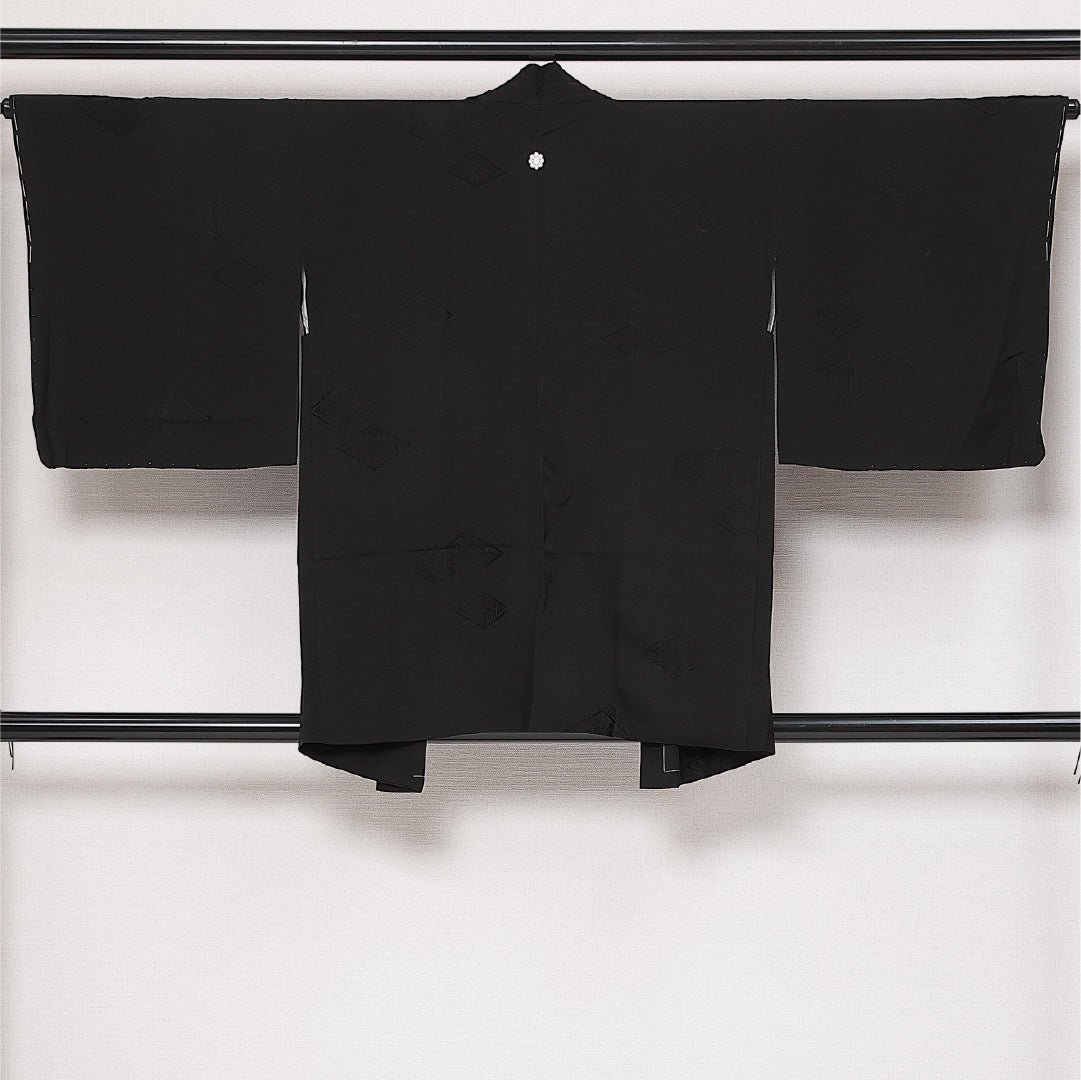未使用品 黒羽織 袷 身丈77cm 裄丈64cm 正絹 Nランク 一つ紋 (九曜) 紋意匠 (武田菱) セミフォーマル Mサイズ しつけ糸 黒系 RP 1233-13775