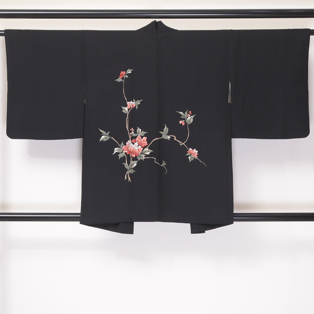 黒羽織 身丈82cm 裄丈63cm S 正絹 蘇州刺繡 牡丹 ラメ 絵羽羽織 紐あり 黒系 Sランク 1217-00812