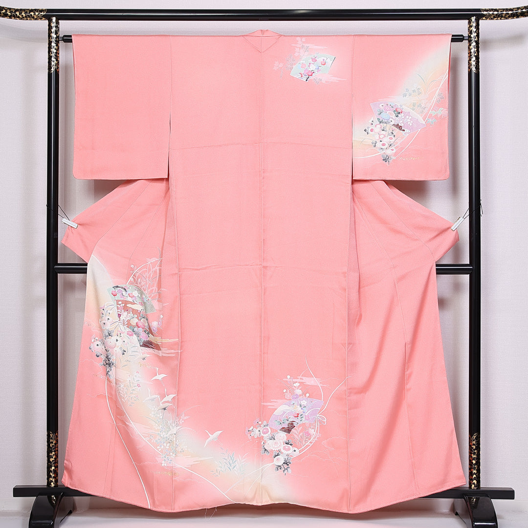 訪問着 袷 身丈159cm 裄丈63cm 正絹 Aランク セミフォーマル 広衿 Mサイズ ぼかし染 金彩 鶴 菊 ピンク系 RP 1217-10382
