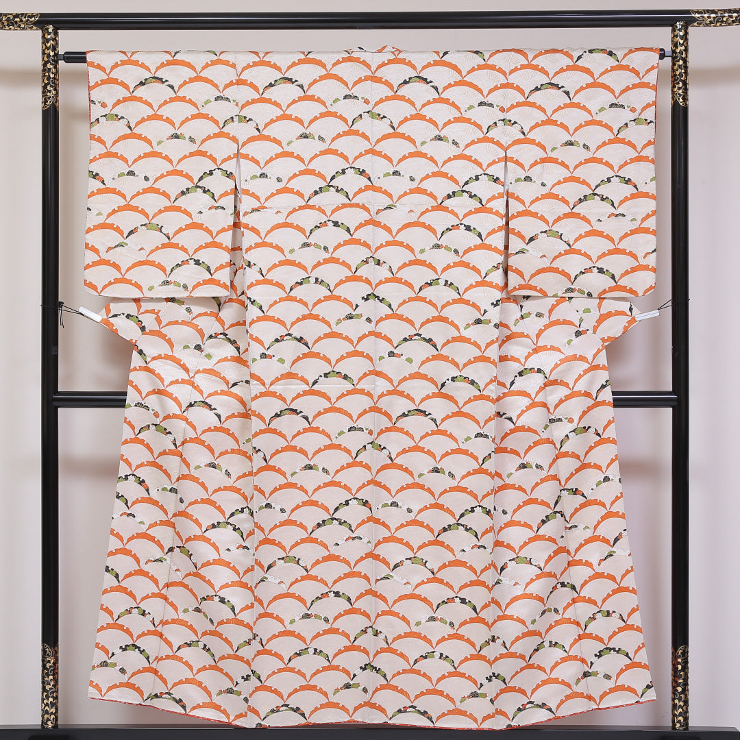 小紋 袷 身丈152cm 裄63cm クリーム系 金糸 青海波に笠松 紅葉 菊 正絹 Aランク 1215-01798-3215
