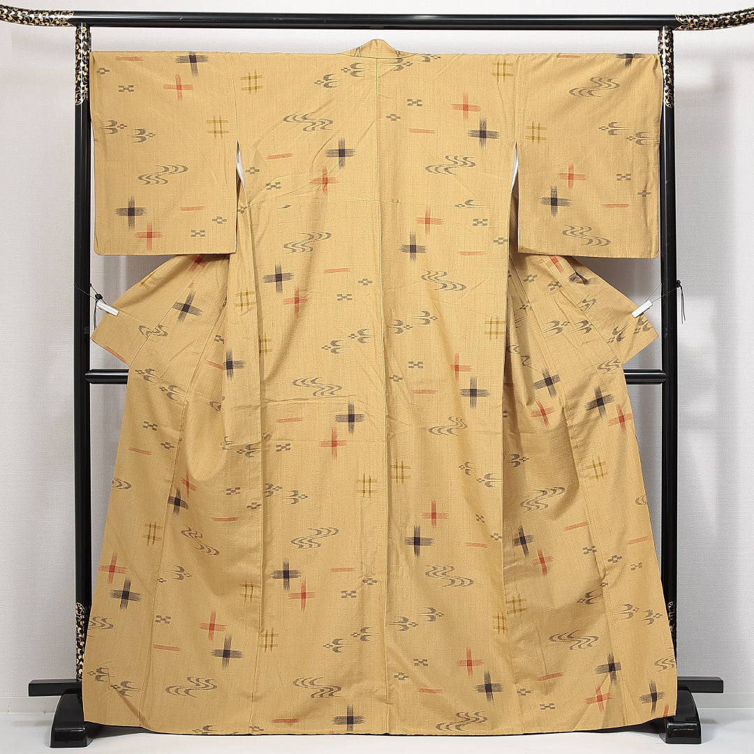 琉球絣の着物 袷 身丈167cm 裄丈69cm 正絹 Sランク カジュアル 広衿 XLサイズ トゥイグァー 黄系 PO 1223-14898