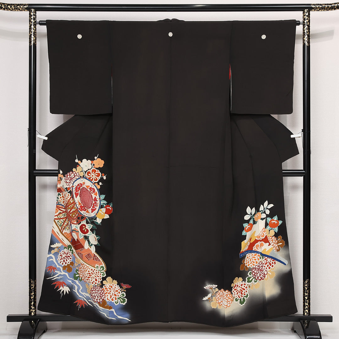 アンティーク 黒留袖 五つ紋 三つ割り桔梗 身丈154cm 裄丈61cm Dランク 正絹 袷 広衿 S 唐織 金駒刺繍 吉祥文様 橘 古典的 華やか 黒系 1211-F0562