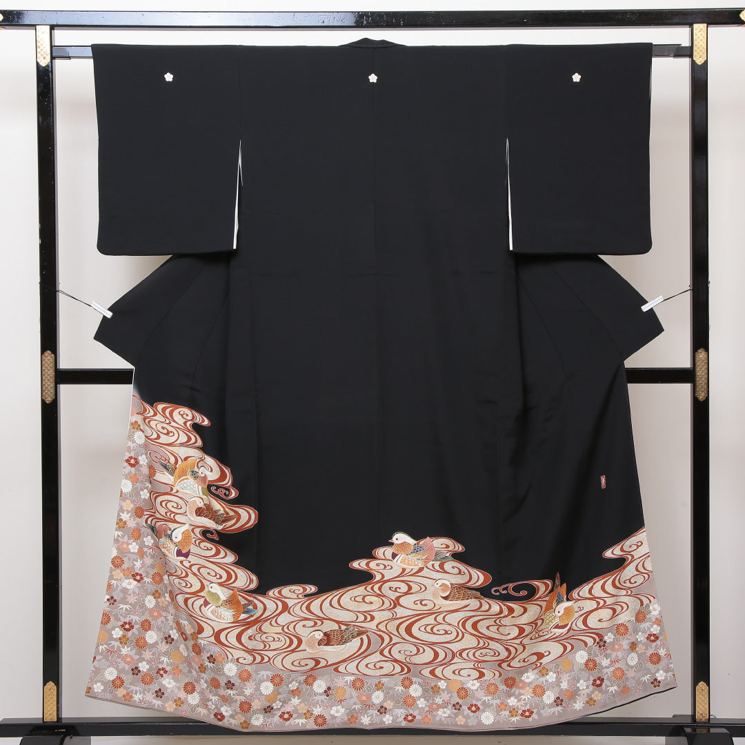 黒留袖 五つ紋 桔梗 身丈156cm 裄丈63cm Sランク 正絹 袷 広衿 M 落款 鴛鴦 流水 フォーマル 黒系 1211-F0161