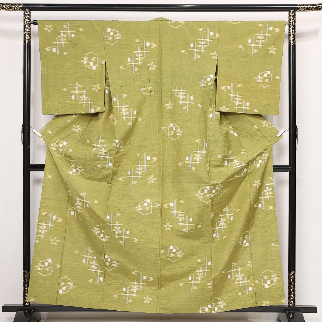 琉球絣 単衣 身丈161cm 裄丈65cm 正絹 Aランク カジュアル バチ衿 Lサイズ 絣文様 素朴 伝統的 緑系 HP 1223-13272