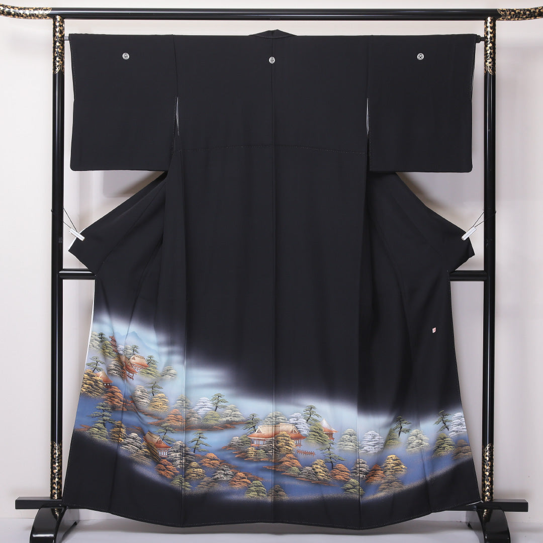 黒留袖 五つ紋 丸に中陰蔦 身丈161cm 裄丈66cm Aランク 正絹 袷 比翼 広衿 L 落款 金彩 京洛百景 京友禅 フォーマル 黒系 1211-F0231