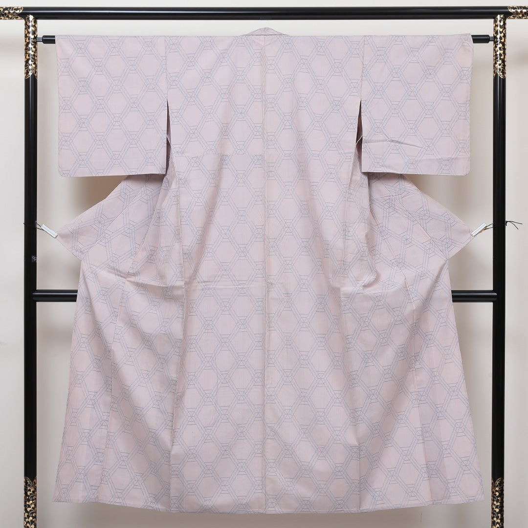 紬 単衣 身丈148cm 裄丈62cm 正絹 Cランク カジュアル バチ衿 XSサイズ 籠目 ピンク系 LP 1223-02924