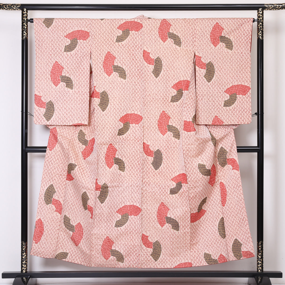 紬 袷 身丈152cm 裄丈65cm 正絹 Aランク Sサイズ バチ衿 カジュアル 扇 朱系 1216-03329