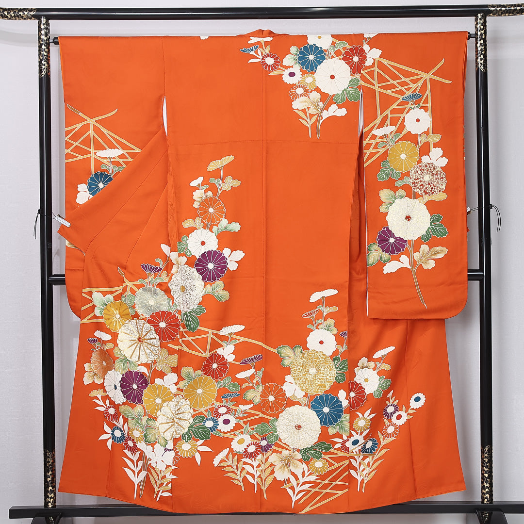 振袖 身丈154cm 裄丈64.5cm Sランク 正絹 袷 広衿 S 金駒刺繍 菊 フォーマル 古典的 鮮やか 朱系 1213-F0455
