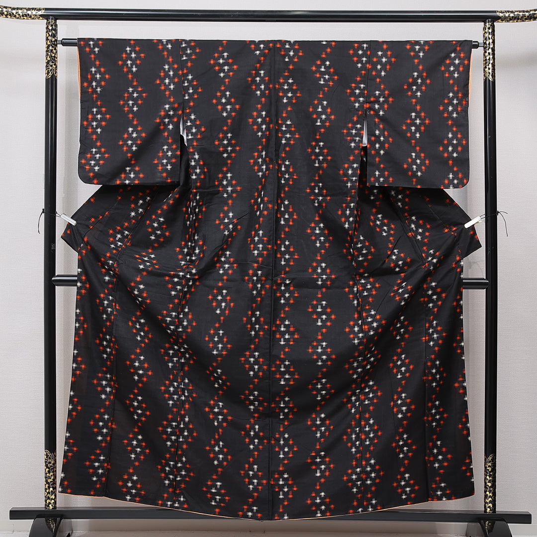 アンティーク 紬(銘仙) 袷 身丈161cm 裄丈62cm 正絹 Bランク Lサイズ バチ衿 十字絣 黒系 1216-15610