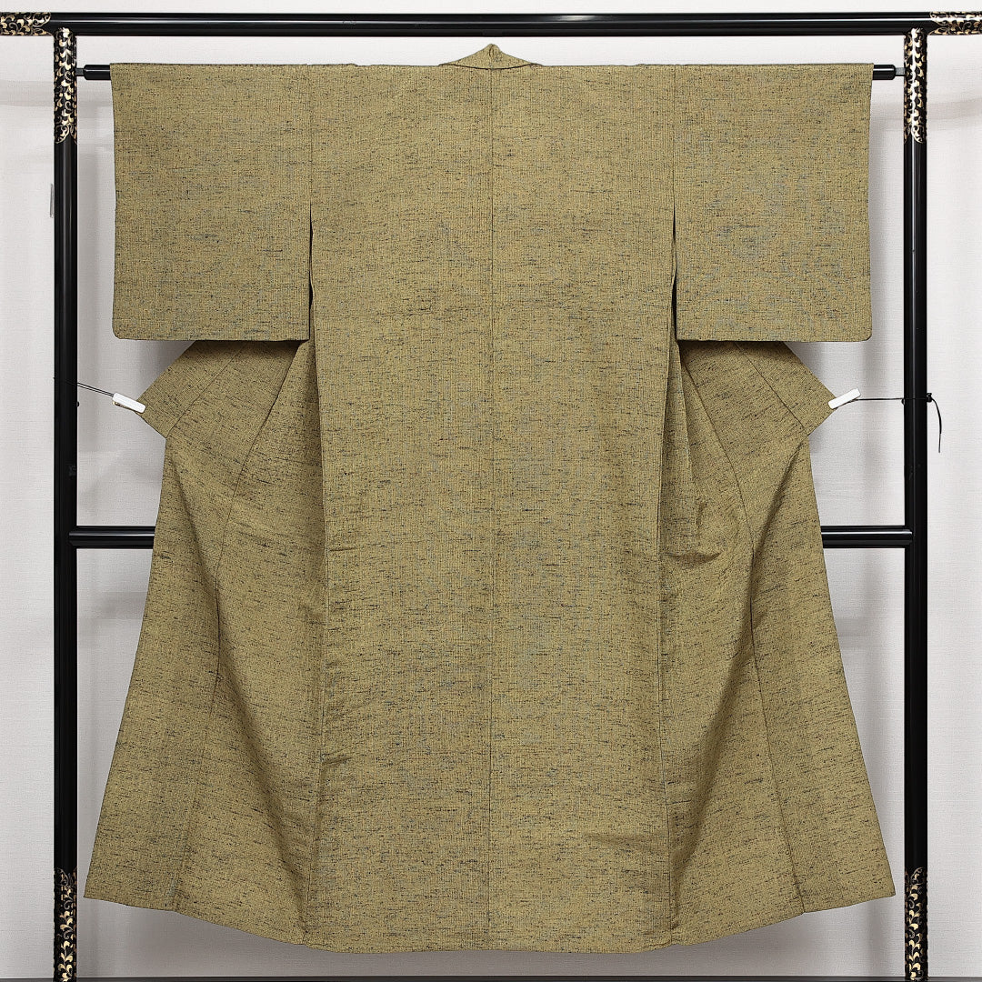 洗える着物 ウールの紬 単衣 身丈148cm 裄丈62cm ウール Sランク カジュアル バチ衿 XSサイズ 居敷当て 無地 黄系 RP 1223-14129
