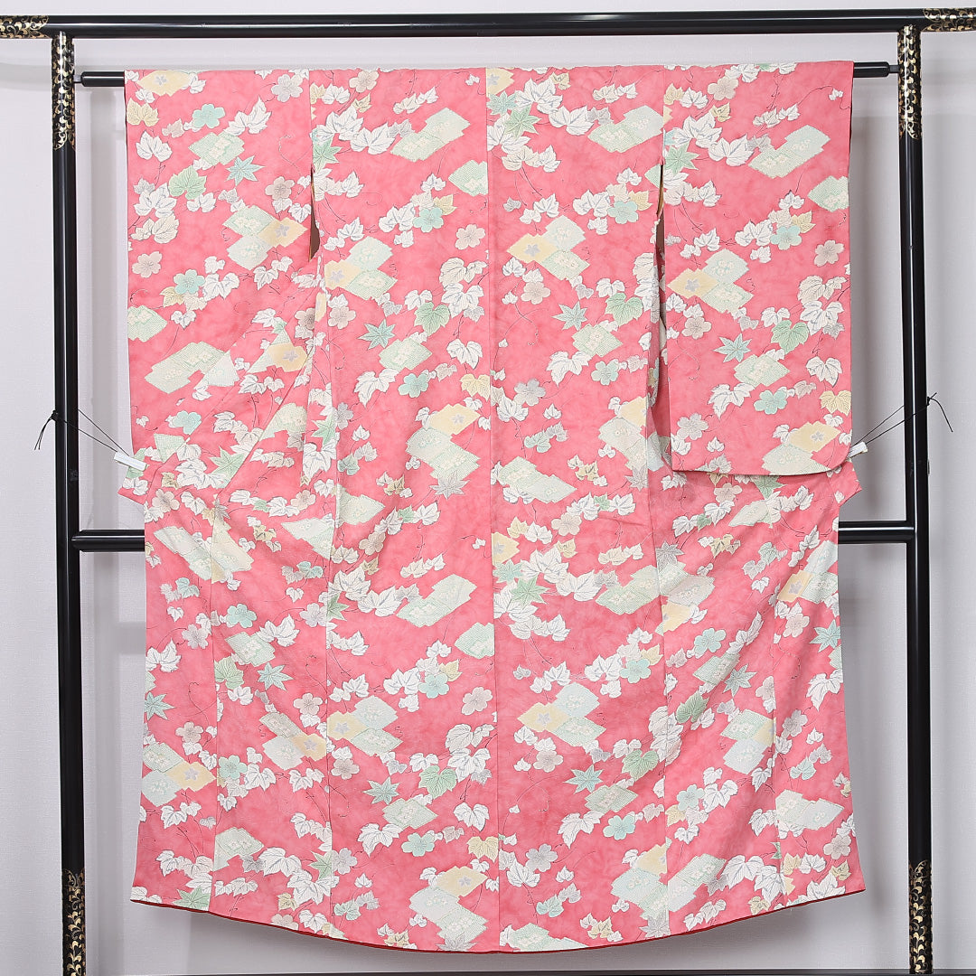 小振袖 身丈150cm 裄丈60.5cm Aランク 正絹 袷 バチ衿 S 桜 セミフォーマル 古典的 可愛らしい ピンク系 1213-F0468