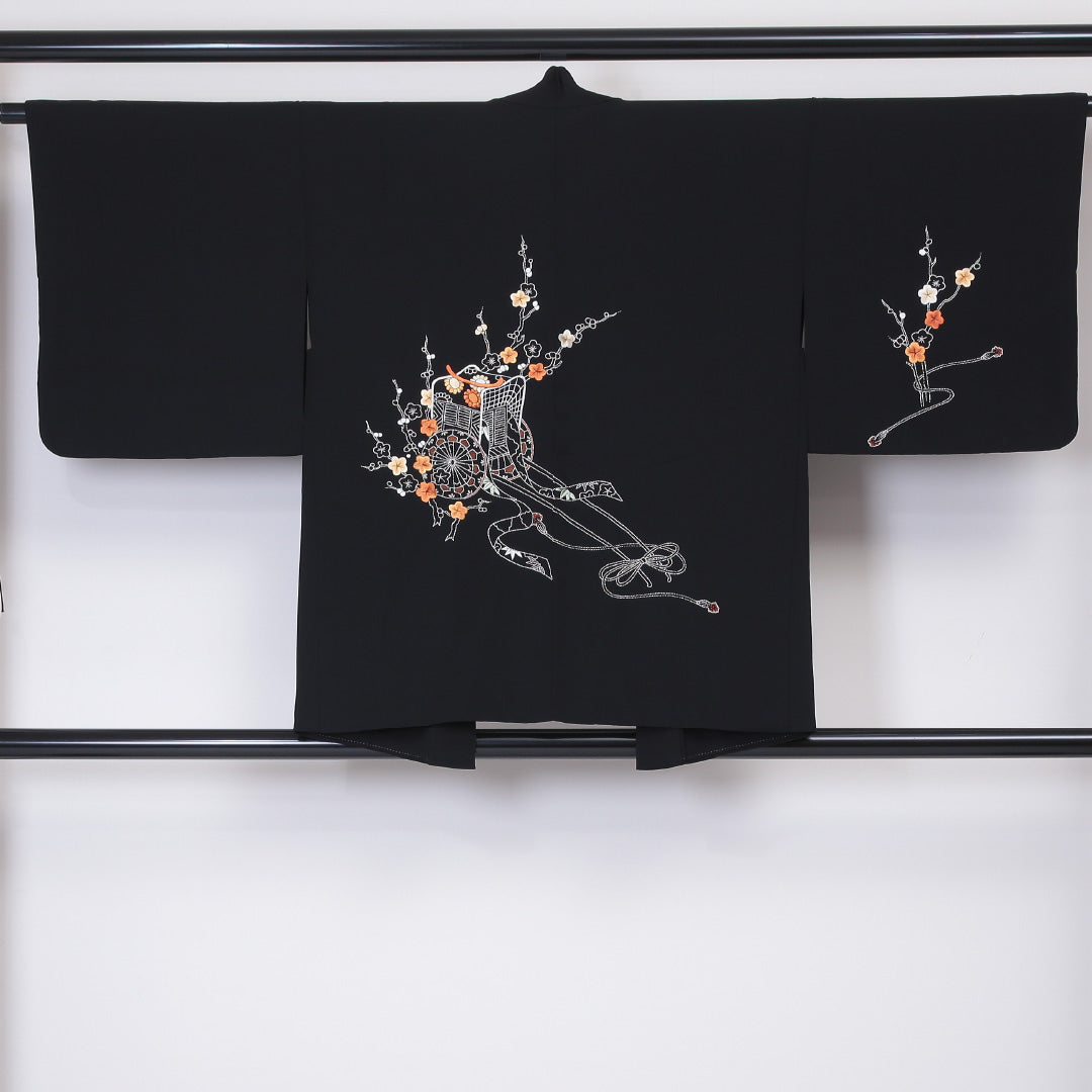 黒羽織 袷 身丈78cm 裄丈64cm 正絹 Sランク インフォーマル Mサイズ 蘇州刺繍 相良刺繍 紐あり 花車 黒系 PO 1233-05877