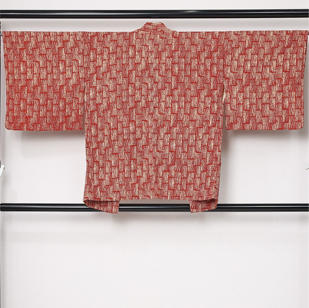羽織 袷 身丈78cm 裄丈66cm 正絹 Sランク カジュアル Mサイズ 紐あり 創作柄 赤系 RP 1232-12948