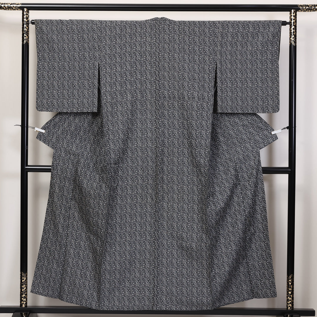 紬 単衣 身丈154cm 裄丈64cm 正絹 Cランク カジュアル 広衿 Sサイズ 創作柄 黒系 LP 1223-03722