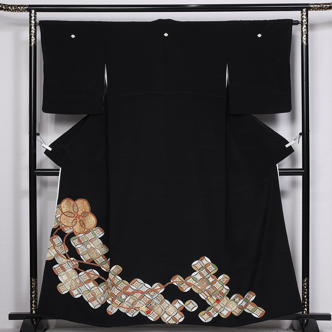 黒留袖 身丈158cm 裄丈66cm 袷 五つ紋 花菱 正絹 Bランク 広衿 七宝 金駒刺繍 1211-F0355