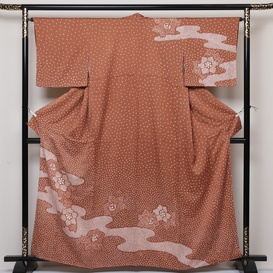 訪問着 袷 身丈160cm 裄丈64cm 正絹 Sランク 紋意匠 (紗綾型) セミフォーマル 広衿 Lサイズ 絞り 牡丹 茶系 RP 1217-04244