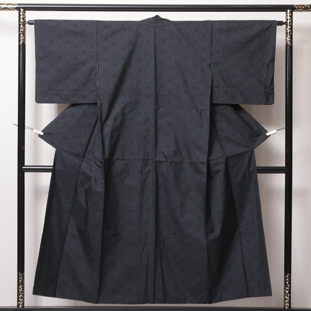 紬(大島紬) 袷 身丈150cm 裄丈62cm 正絹 Bランク Sサイズ 広衿 インフォーマル 麻の葉 紺系 1216-03527