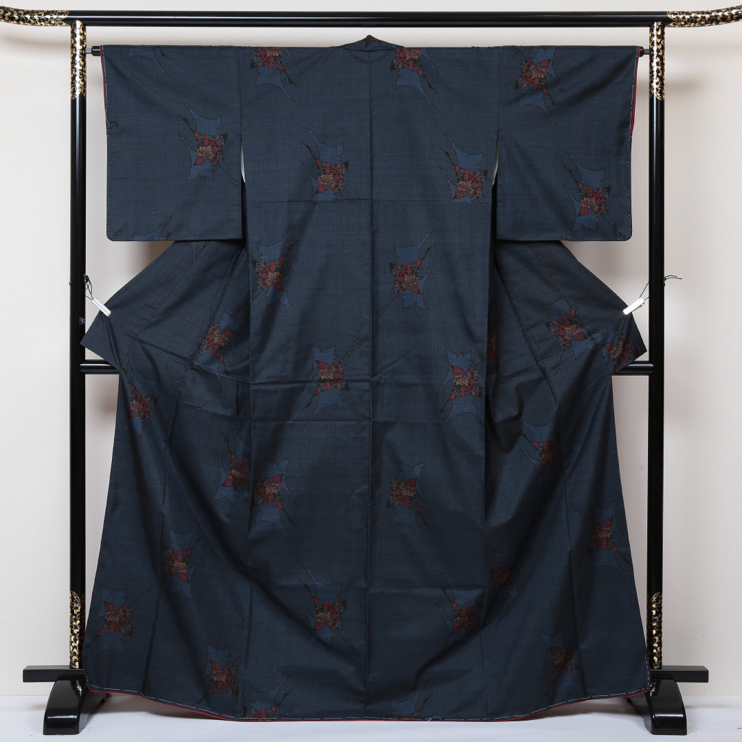 未使用品 紬(大島紬) 袷 身丈168cm 裄丈65cm 正絹 Sランク XLサイズ 広衿 インフォーマル 経緯絣 鶴 しつけ糸 紺系 1216-02983