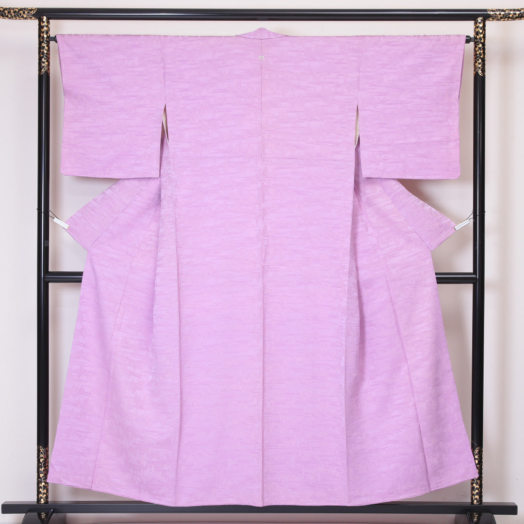 色無地 袷 身丈152cm 裄丈65cm 正絹 Aランク 一つ紋 (五三桐) 紋意匠 (創作柄) セミフォーマル 広衿 Sサイズ ふくれ織 紫系 HP 1219-05236