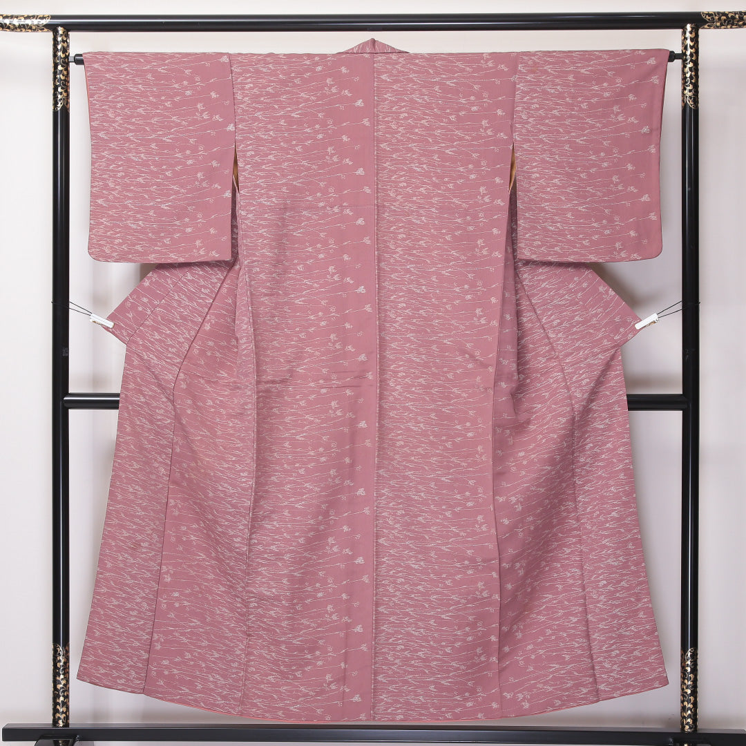 リサイクル着物】 アンティーク 漆糸 ピンク系 正絹 バチ衿 袷 身丈 