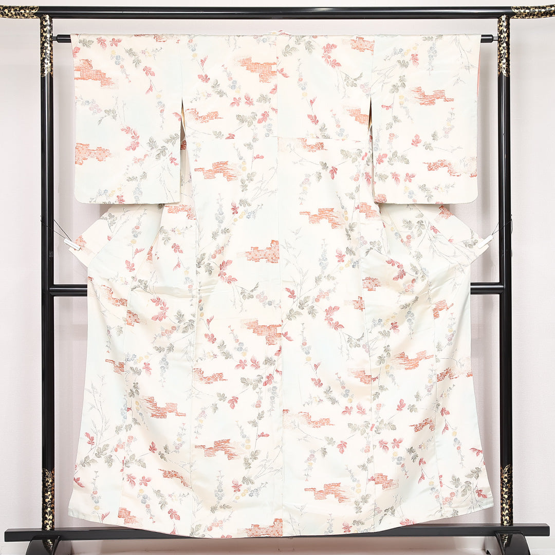アンティーク お召 袷 身丈157cm 裄丈62cm 正絹 Aランク バチ衿 Mサイズ 漆糸 亀甲 菊 柏 七宝 クリーム系 RP 1222-13167