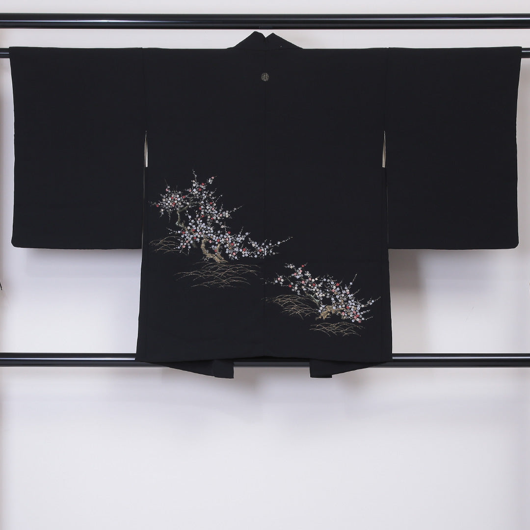 黒羽織 身丈80cm 裄丈63.5cm S 正絹 紐あり 梅 芝草 金銀糸 絵羽羽織 琳派 一つ紋 抱き鬼梶の葉 黒系 Aランク 1217-00534