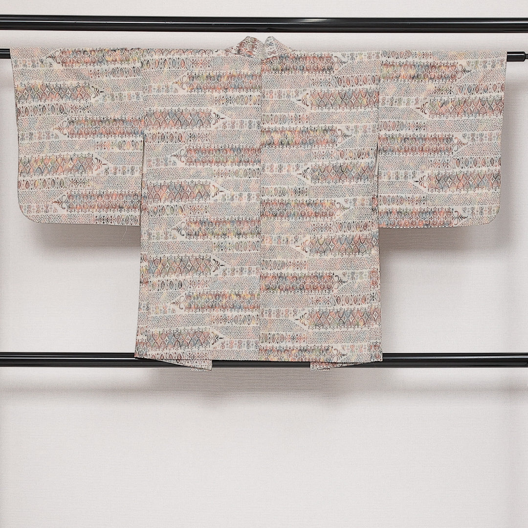 アンティーク 羽織 袷 身丈80cm 裄丈63cm 正絹 Aランク Sサイズ 漆糸 創作柄 クリーム系 RP 1232-13866