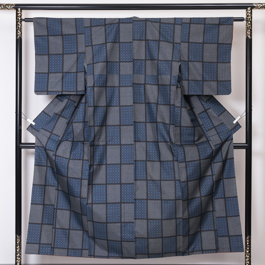 紬 袷 身丈154cm 裄丈60cm 正絹 Sランク Sサイズ バチ衿 カジュアル 市松 黒系 1216-03244