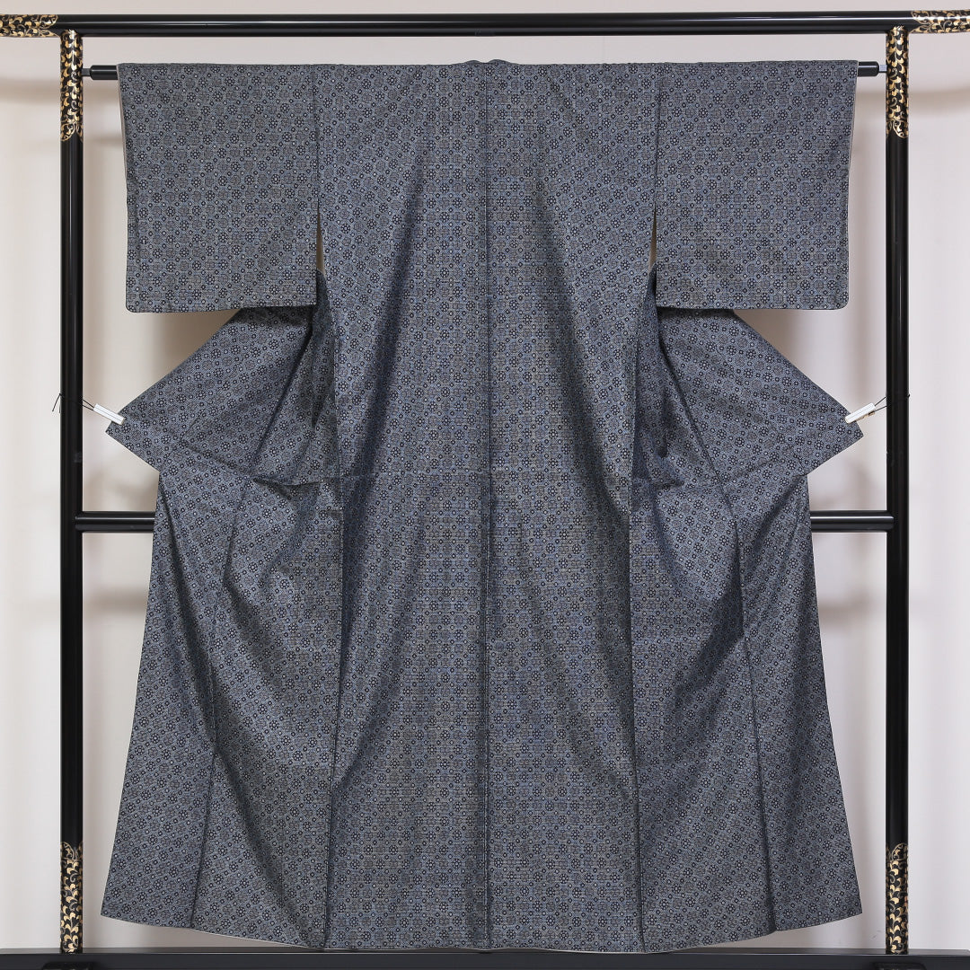 紬 袷 身丈154cm 裄丈62cm 正絹 Aランク Sサイズ 広衿 カジュアル 幾何学柄 グレー系 1216-03172