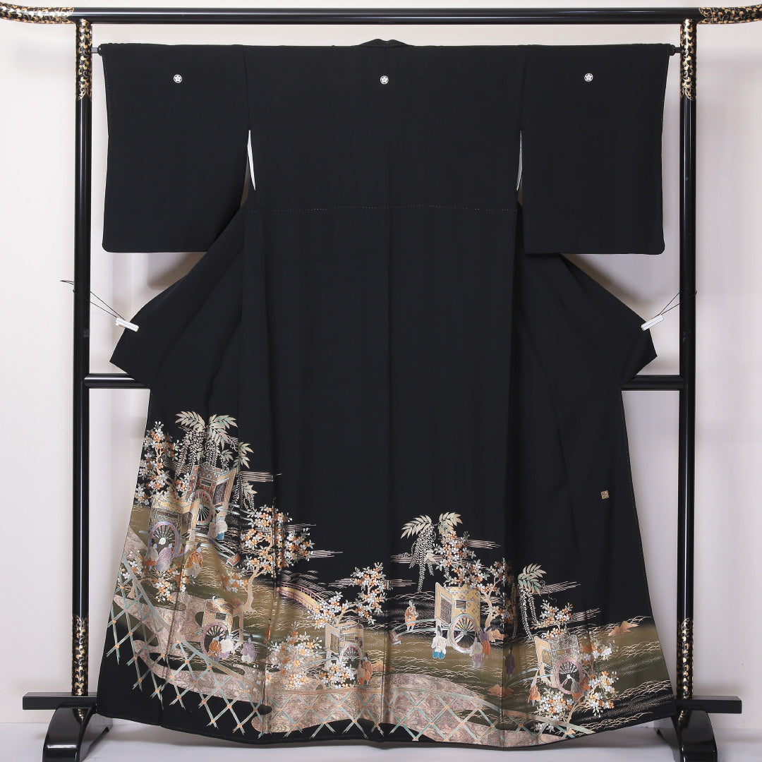 中古・リサイクル着物】 黒留袖 平安絵巻 箔押し 丸に桔梗 日向紋 比翼 
