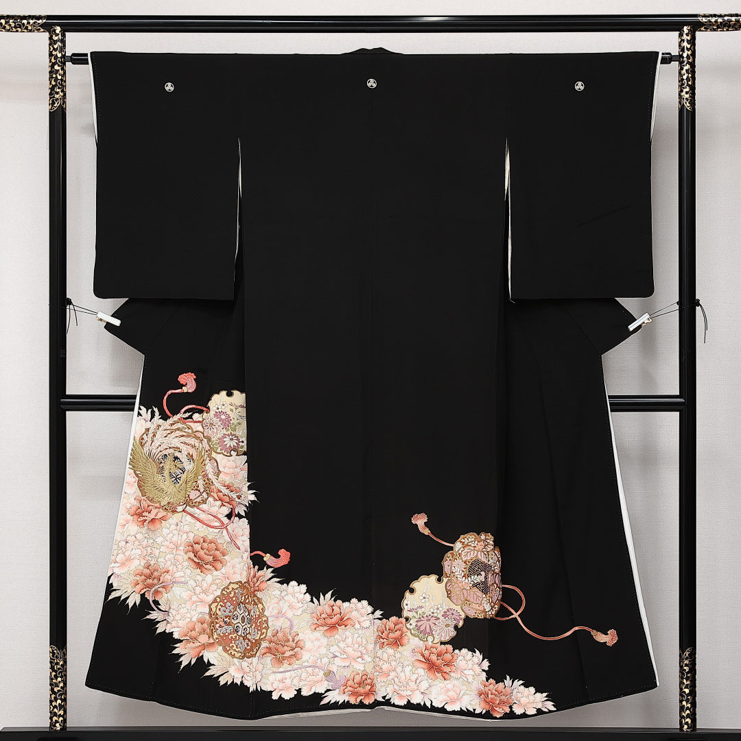 黒留袖 五つ紋 丸に三つ柏 身丈149cm 裄丈62cm Aランク 正絹 袷 比翼 広衿 XS 刺繍 鏡裏鳳凰文 牡丹 フォーマル 芸術的 華やか 黒系 1211-F0604