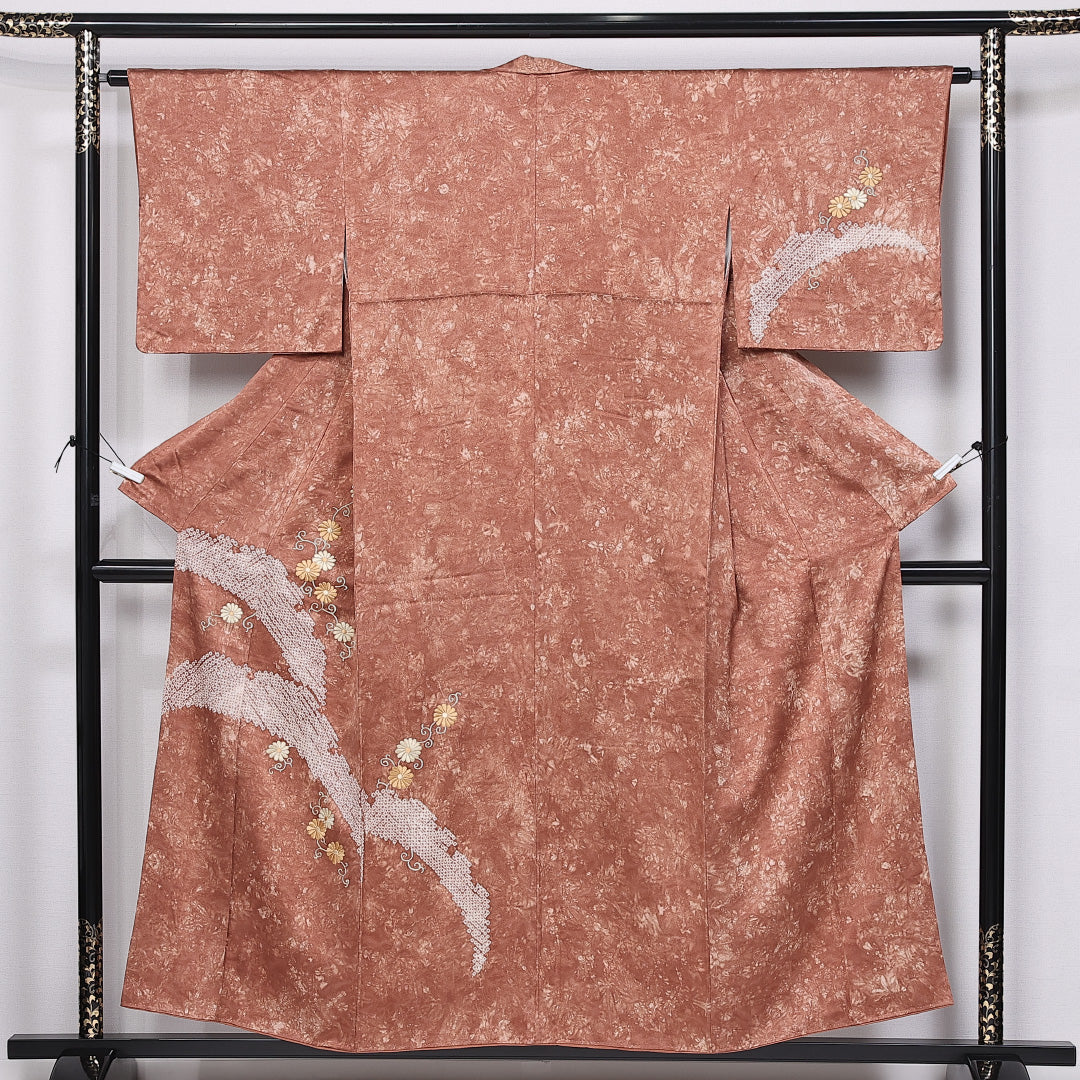 訪問着 袷 身丈154cm 裄丈63cm 正絹 Aランク セミフォーマル 広衿 Sサイズ 絞り 刺繍 菊 朱系 M4 1217-11360