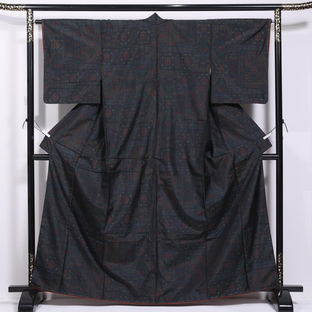 大島紬 袷 身丈153cm 裄丈64cm 正絹 Aランク インフォーマル 広衿 Sサイズ 蜀江 黒系 M4 1223-11618