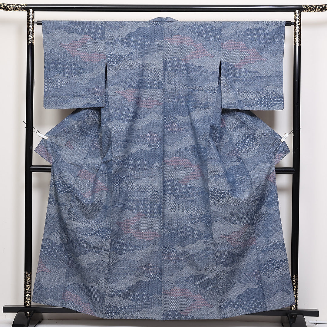 ウールの紬 洗える着物 単衣 身丈159cm 裄丈63cm ウール Bランク Mサイズ 広衿 カジュアル 居敷当て 肩当て 寄せ柄 水色系 1216-02359