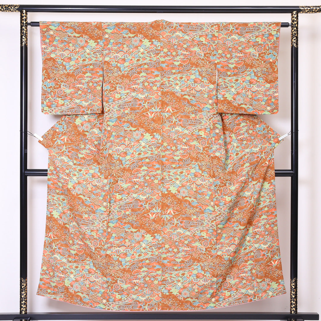 新古品 小紋 袷 身丈153cm 裄丈62cm 正絹 Nランク Sサイズ バチ衿 インフォーマル ちりめん 吉祥文様 桐 しつけ糸 茶系 1215-01890