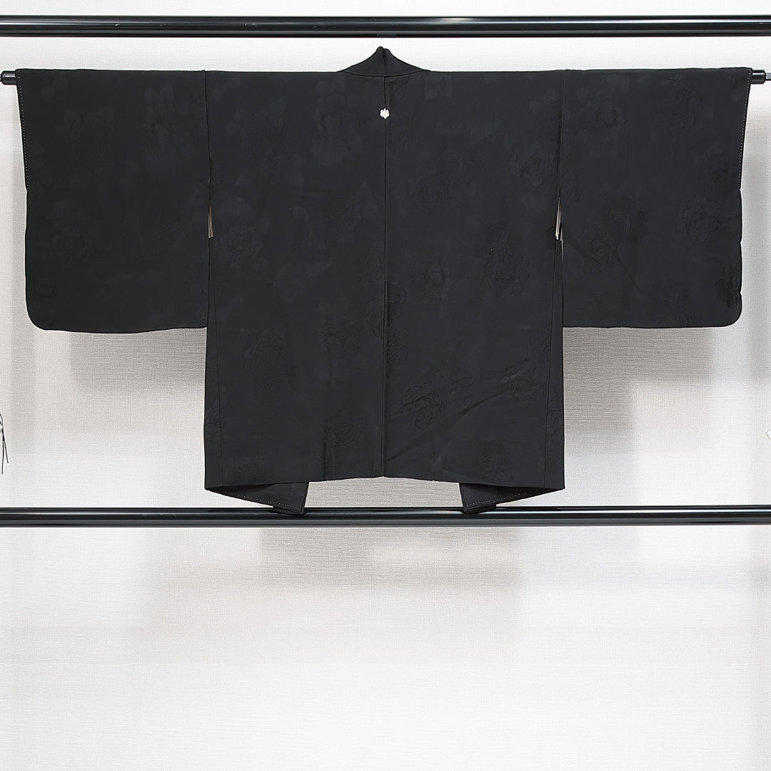 黒羽織 袷 身丈73cm 裄丈64cm 正絹 Aランク 一つ紋 (五三桐) 紋意匠 (薔薇) セミフォーマル Mサイズ 紐あり 黒系 RP 1233-14748