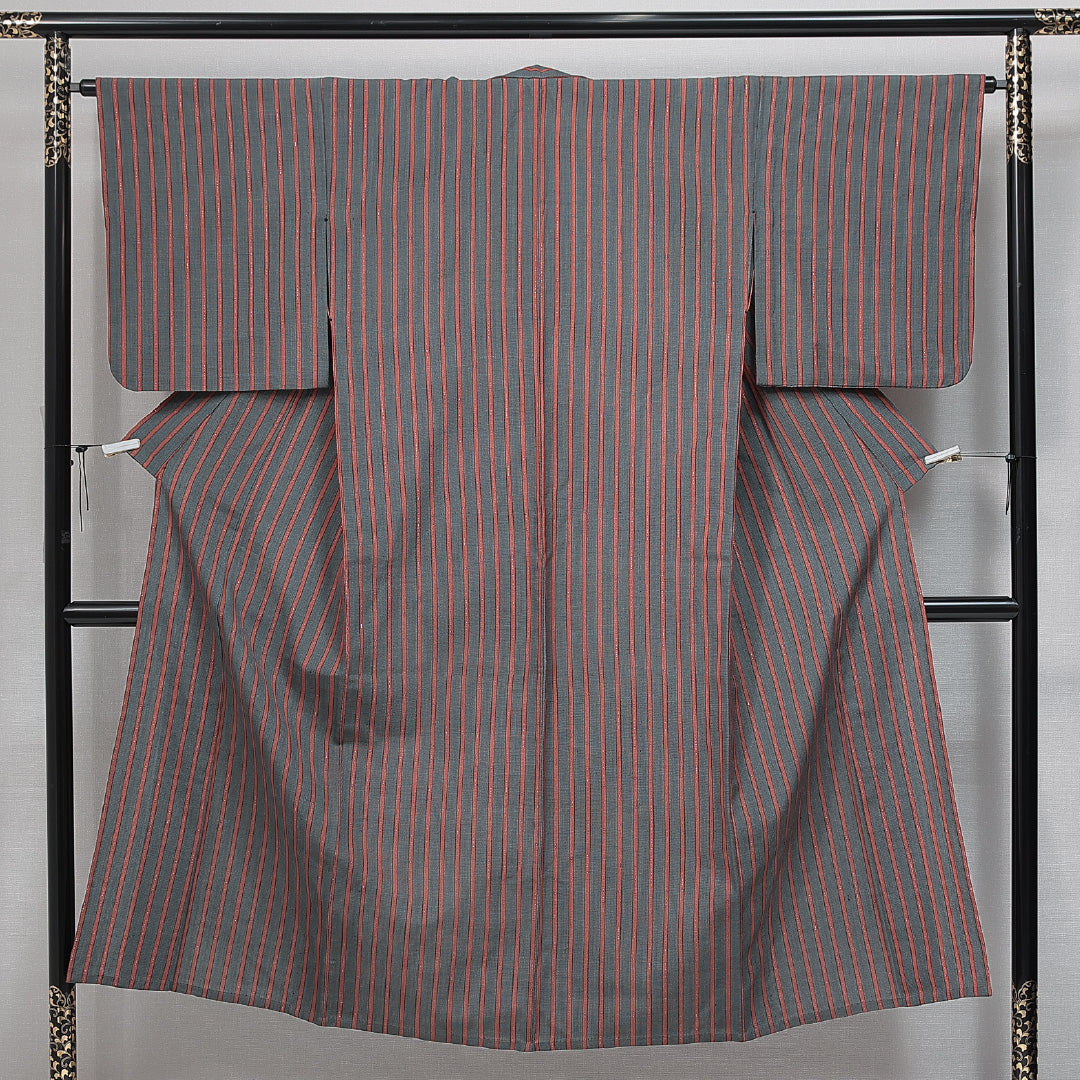 洗える着物 ウールの紬 単衣 身丈144cm 裄丈63cm ウール Aランク カジュアル バチ衿 XSサイズ 居敷当て 肩当て 縞 グレー系 HP 1223-14780