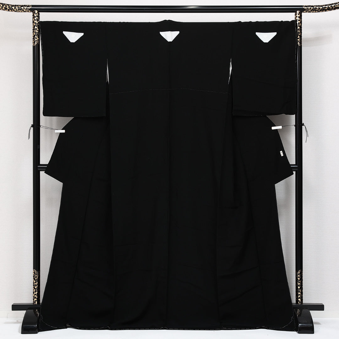 未使用品 黒紋付 五つ紋 蔦 身丈169cm 裄丈67cm Nランク 正絹 袷 広衿 XL しつけ糸 フォーマル 上品 厳か 黒系 1299-F0617