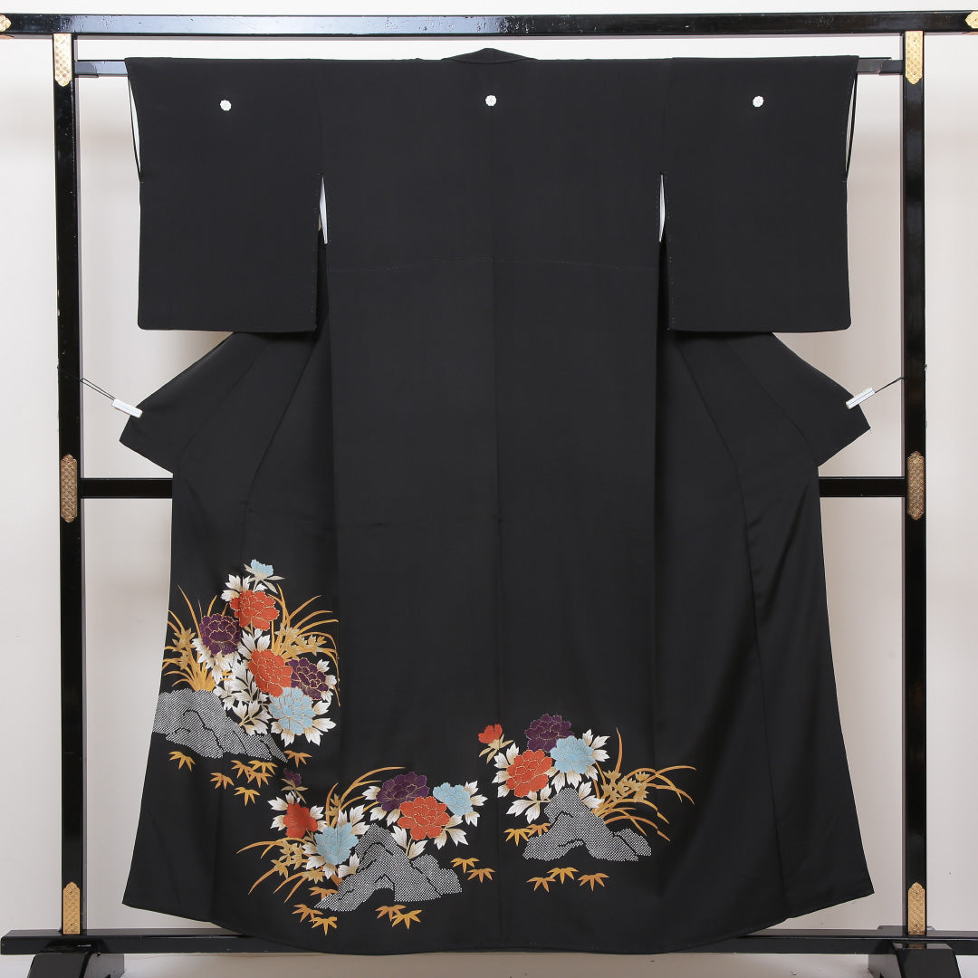 黒留袖 五つ紋 片喰 身丈157cm 裄丈64cm Sランク 正絹 袷 広衿 M 金駒刺繍 金箔 石庭 牡丹 笹 フォーマル 黒系 1211-F0155