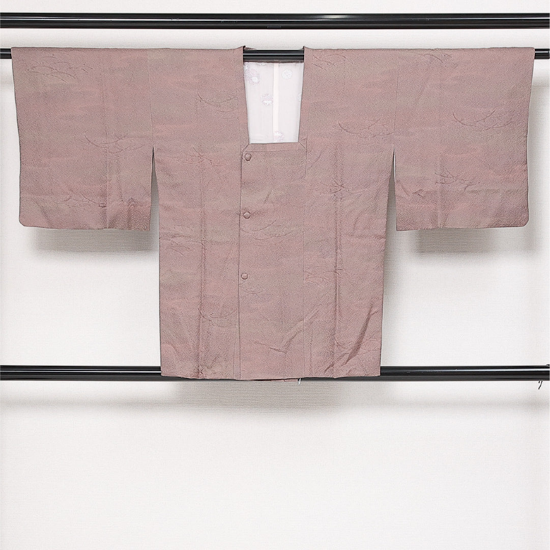 道行コート 袷 身丈79cm 裄丈63cm 正絹 Sランク 紋意匠 (芝草) カジュアル Sサイズ ふくれ織 ポケットあり 雲取り 紫系 RP 1237-13759