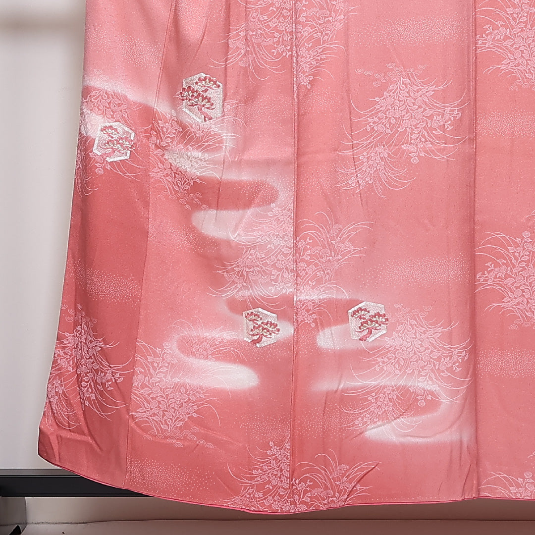 金駒刺繍 訪問着 袷 身丈155cm 裄63cm 正絹 エ霞 亀甲 笠松 ぼかし Sランク 1212-00726