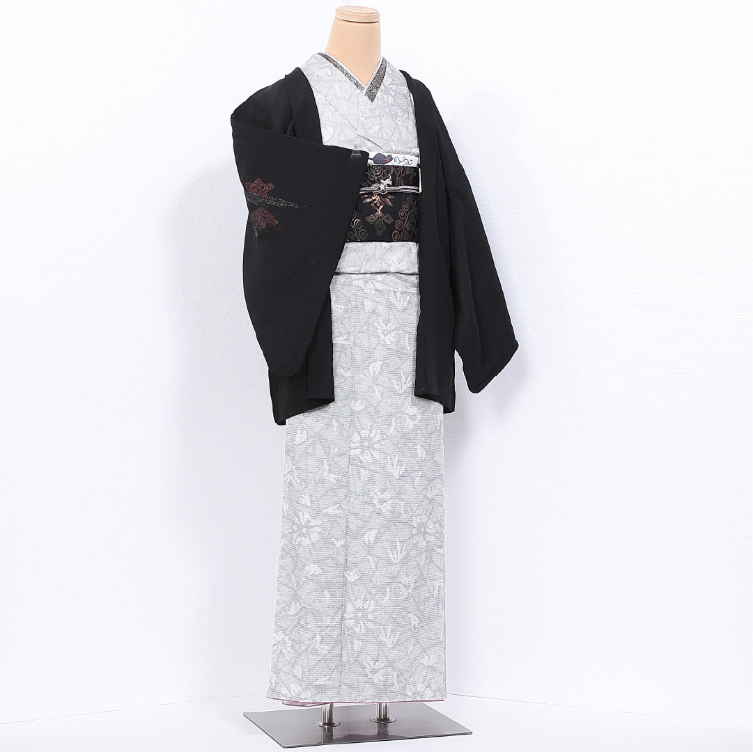 黒羽織 (お召) 袷 身丈75cm 裄丈62cm 正絹 Sランク 一つ紋 (木瓜) インフォーマル Sサイズ 漆糸 扇 椿 松 黒系 RP 1233-11171