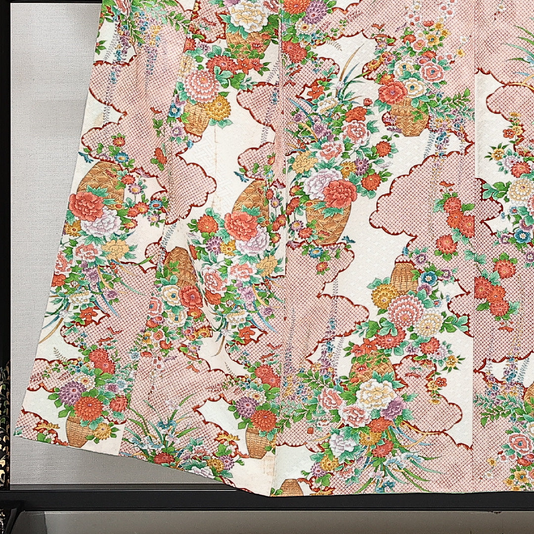 洗える着物 小紋 袷 身丈153cm 裄丈63cm ポリエステル Cランク インフォーマル 広衿 Sサイズ 雲取り 花籠 白系 HP 1221-14183
