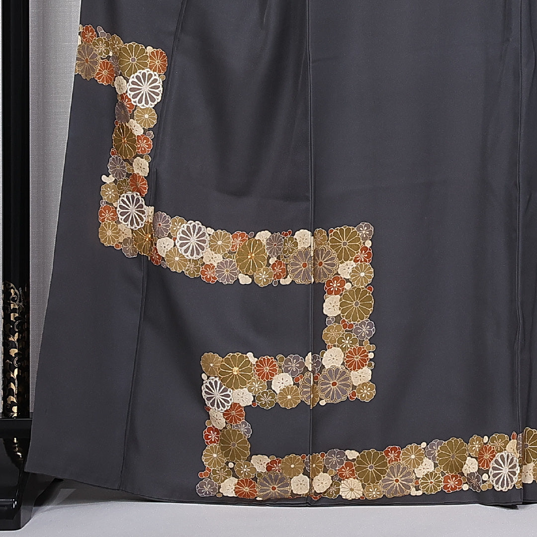 色留袖 一つ紋 丸に違い鷹の羽 身丈166cm 裄丈65.5cm Aランク 正絹 袷 広衿 XL 金駒刺繍 菊 セミフォーマル グレー系 1211-F0301