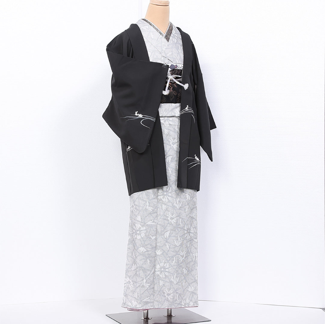黒羽織 袷 身丈81cm 裄丈63cm 正絹 Aランク 一つ紋 (蔦) セミフォーマル Sサイズ 紐あり 稲 黒系 RP 1233-11140