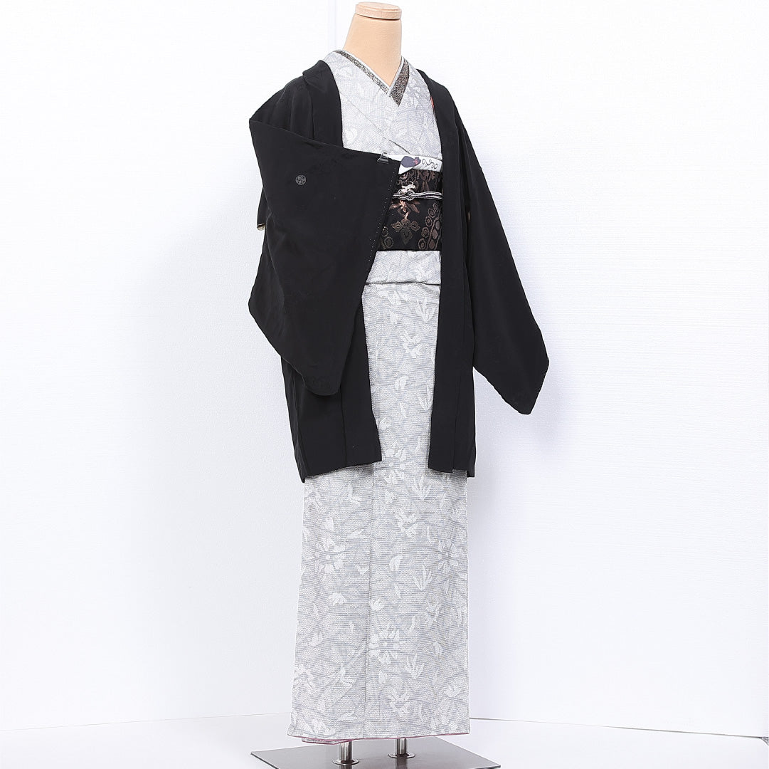 アンティーク 黒羽織 袷 身丈83cm 裄丈62cm 正絹 Aランク 三つ紋 (丸に沢瀉) 紋意匠 (植物柄) Sサイズ 黒系 RP 1233-11130