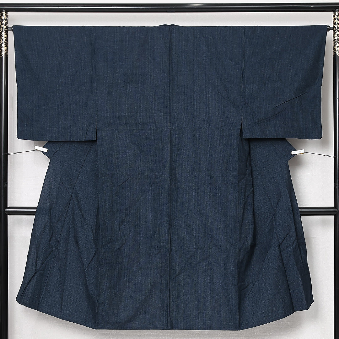 男着物 単衣 身丈130cm 裄丈65cm 正絹 Sランク カジュアル 棒衿 XSサイズ 居敷当て 肩当て 創作柄 紺系 RP 1224-13049