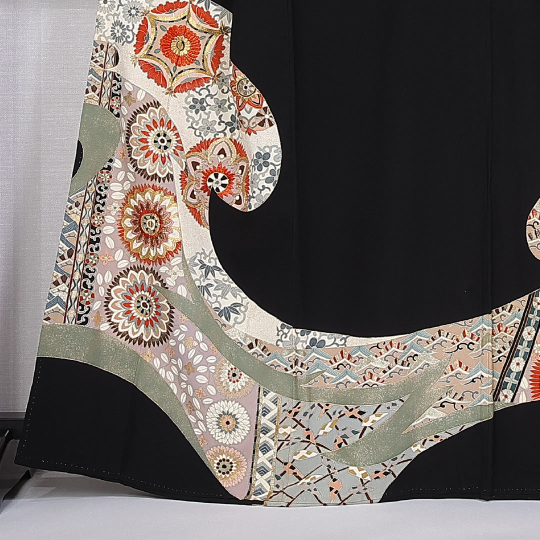 黒留袖 身丈165cm 裄丈64.5cm 袷 五つ紋 蔦 正絹 Bランク 広衿 華紋 金駒刺繍 唐花 1211-F0348