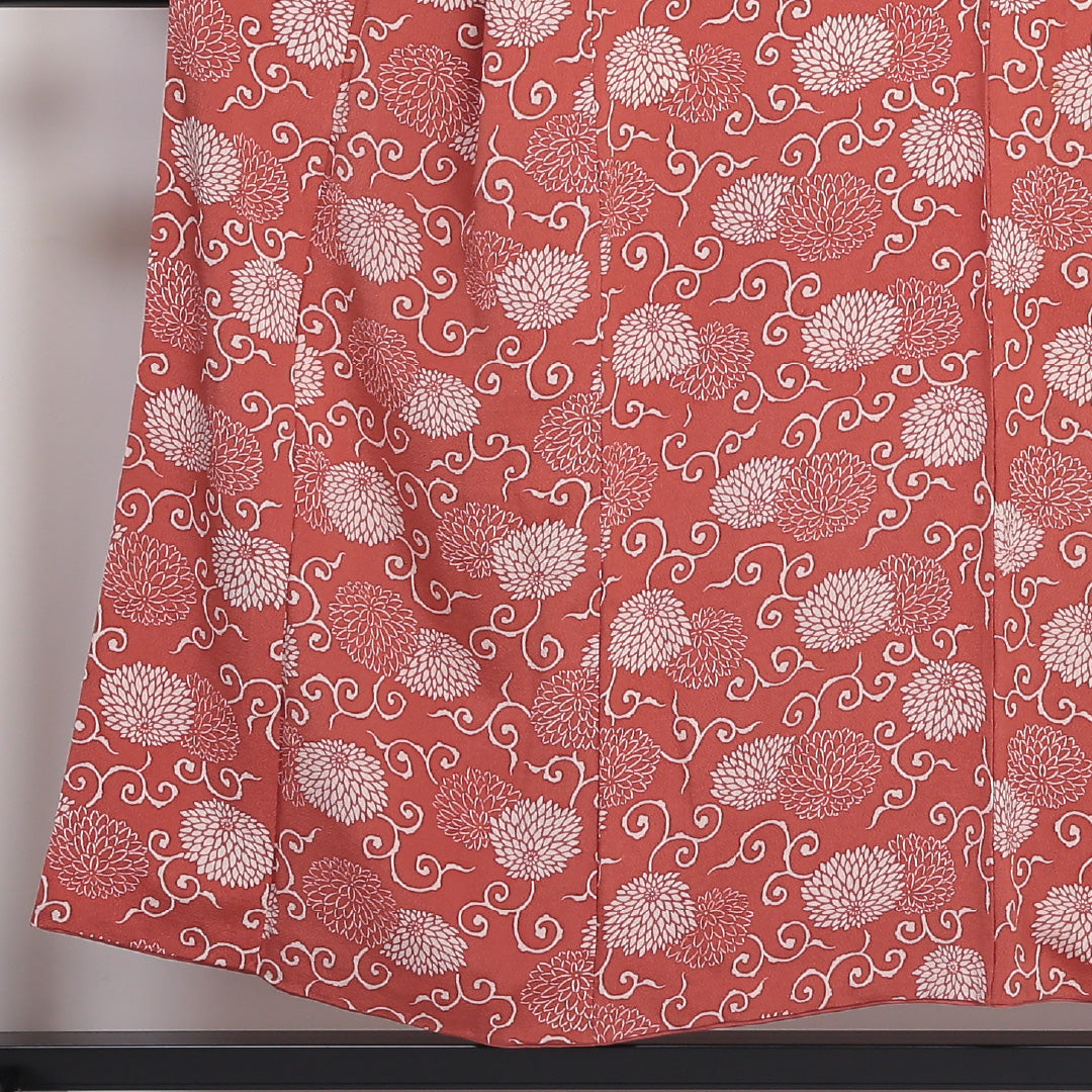 小紋 袷 身丈153cm 裄丈63cm 正絹 Sランク Sサイズ 広衿 インフォーマル ちりめん 唐草 菊 朱系 1215-01729